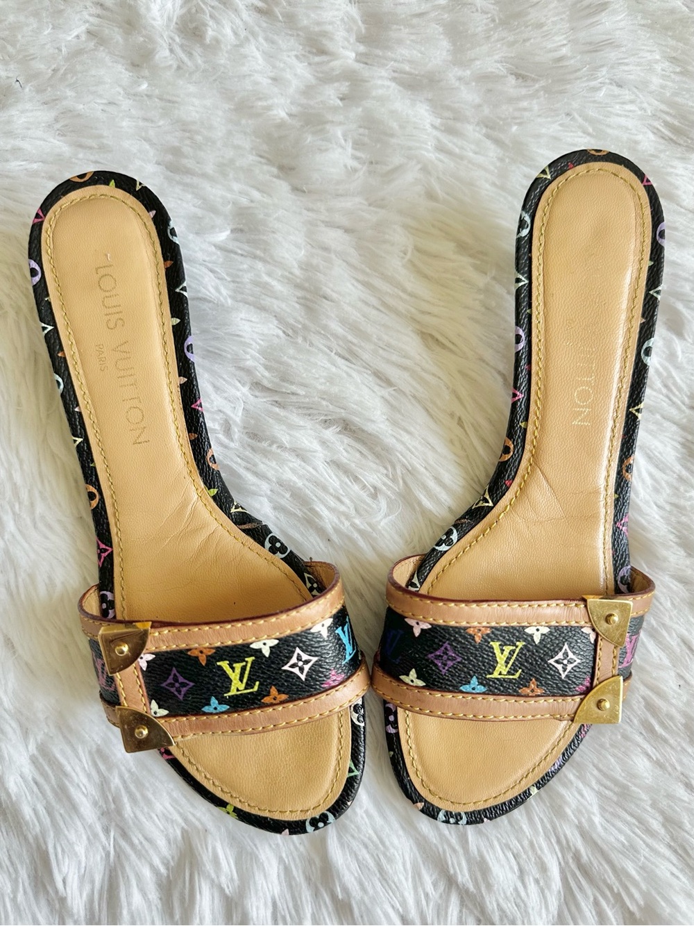 Vintage Louis Vuitton monogram kitten heels - Picture 5 of 8